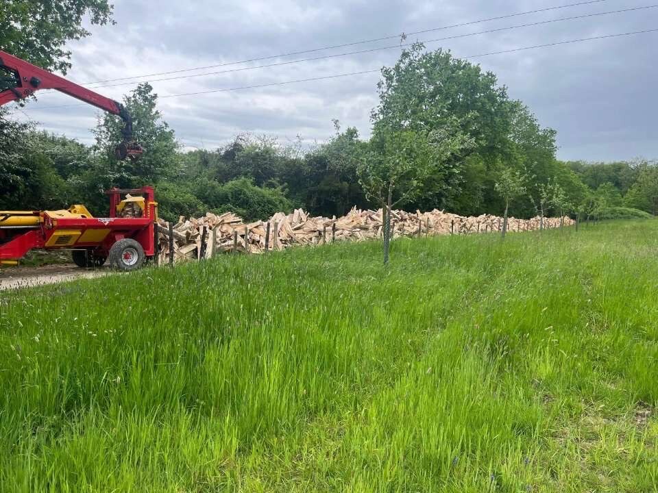 Bois fendu produit localement par MARS Bois dans le Vercors